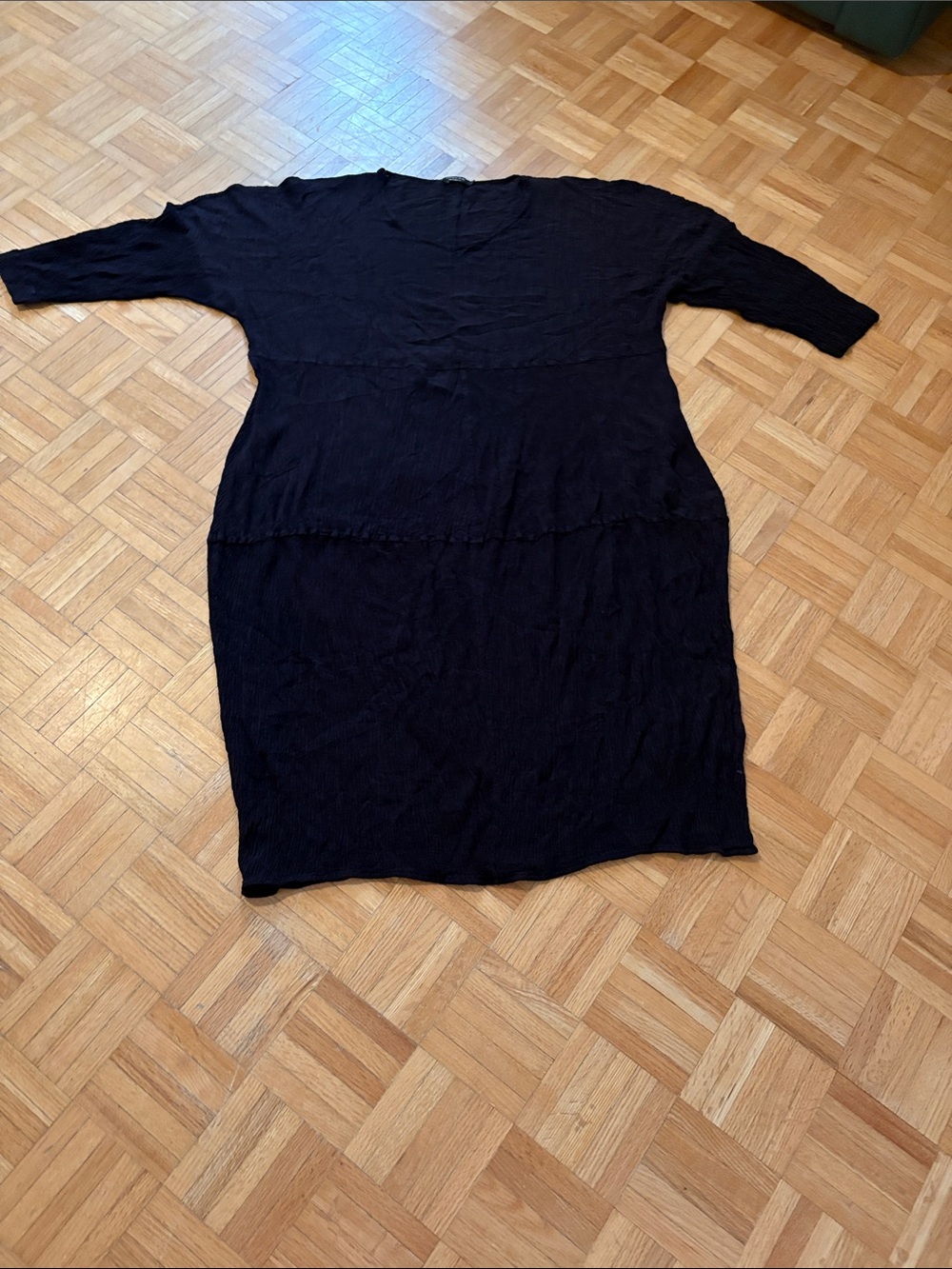Grizas V-Neck Midi Dress